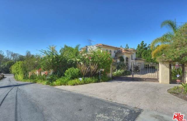 27589 Pacific Coast Hwy