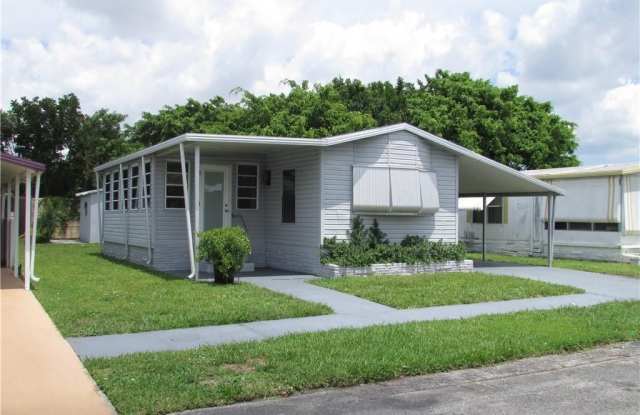 5249 NW 4th Ter