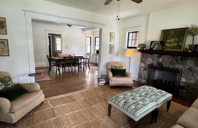 Photo of 45 Hartweg Ave