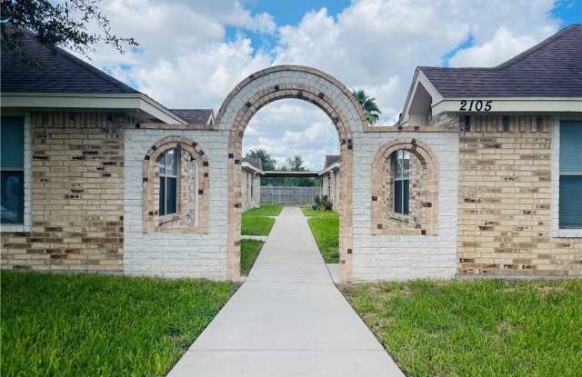 Photo of 2105 W Western Drive