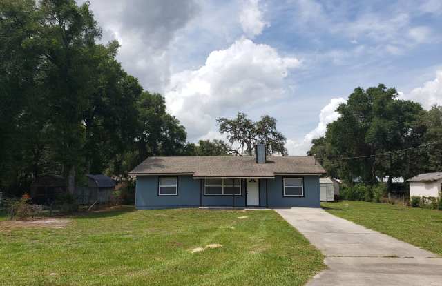 Gorgeous 3 Bedroom in Inverness!!! - 5685 East Live Oak Lane, Citrus County, FL 34453