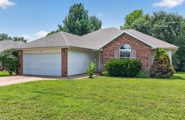 1006 W Cobblefield Way