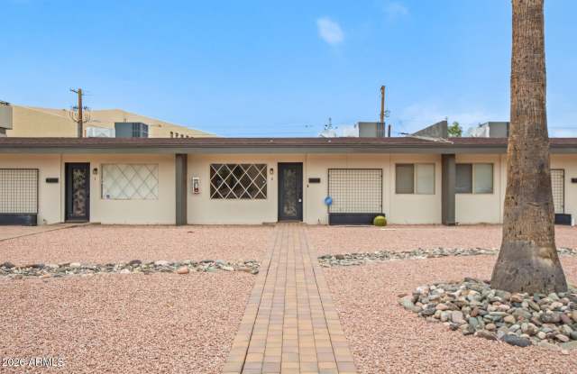 Photo of 7101 E WILSHIRE Drive unit: 2