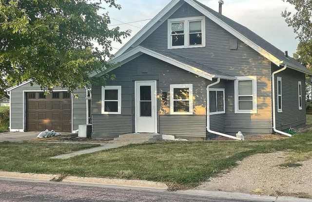 3 Bedroom 1 Bathroom with Garage