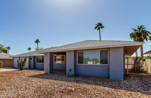 17826 N DESERT GLEN Drive