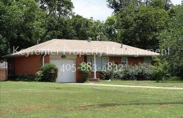 Renovated 3 Bedroom close to OU Campus!! LAWNCARE INCLUDED!!