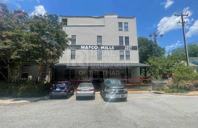 *Move In Special* 2 Bedroom, 1 Bath Condo in Greensboro!