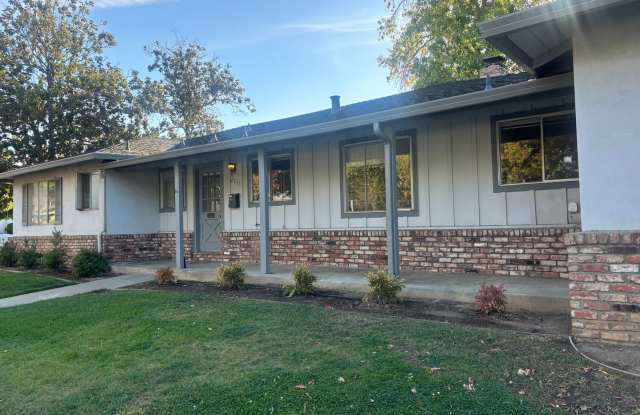 This Spacious 4/2 Charmer in an Excellent and Convenient Location - Curtner and Union