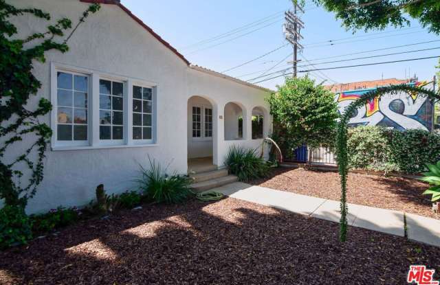 Photo of 641 N Martel Ave
