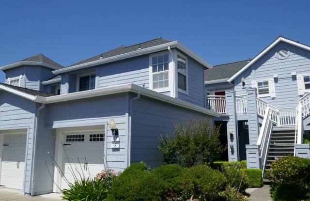 THREE BEDROOM / TWO BATH CONDO TOWNHOME WITH GARAGE IN MARIN LAGOON photos photos