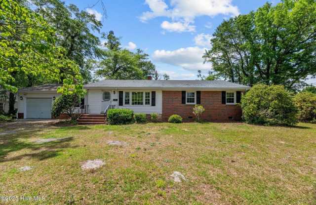 Photo of 607 Pinetree Drive