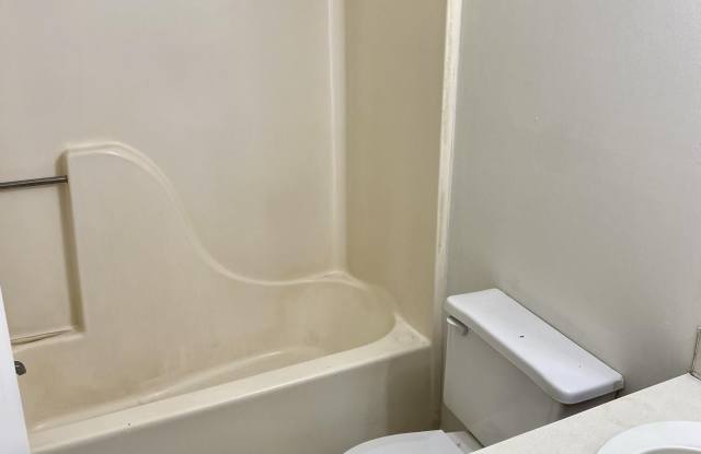 2609 Macgregor Downs Road unit: 14