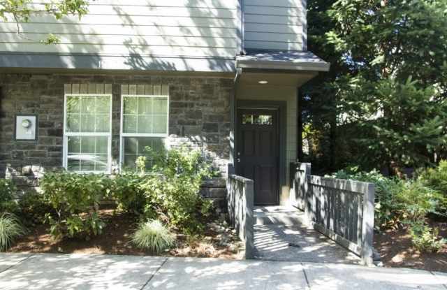 Murrayhill Townhouse Close To All The Action