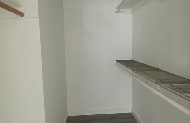 909 Westbourne LLC