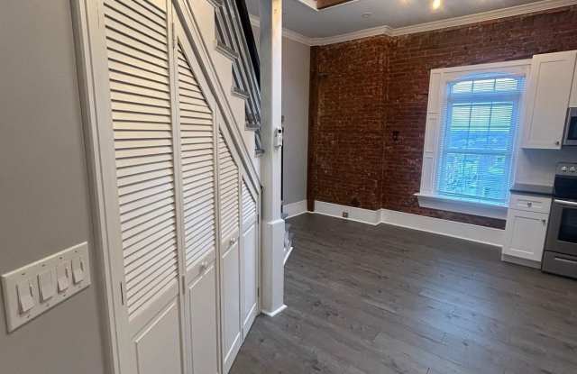 13 N 4TH AVE unit: 17