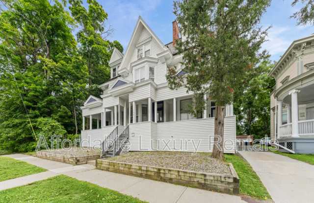 102 S Lake Ave