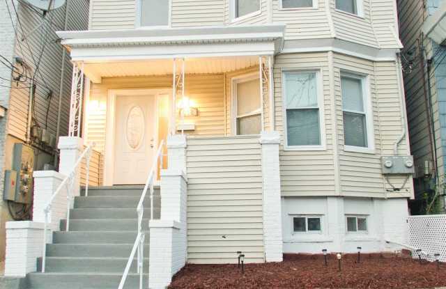 118 MCADOO AVE
