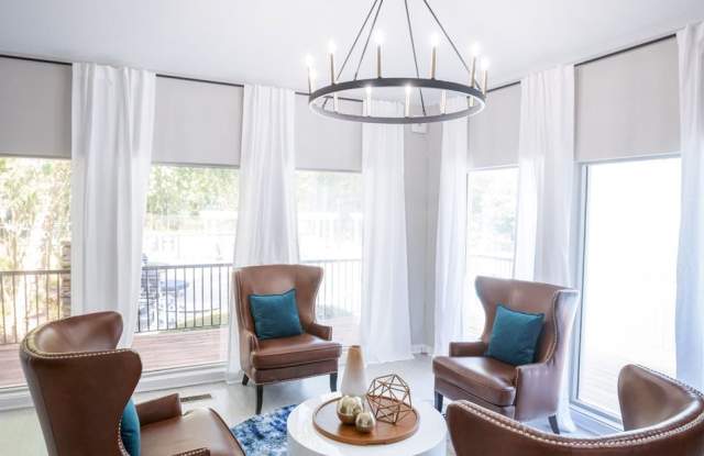 Avenues at Holcomb Bridge