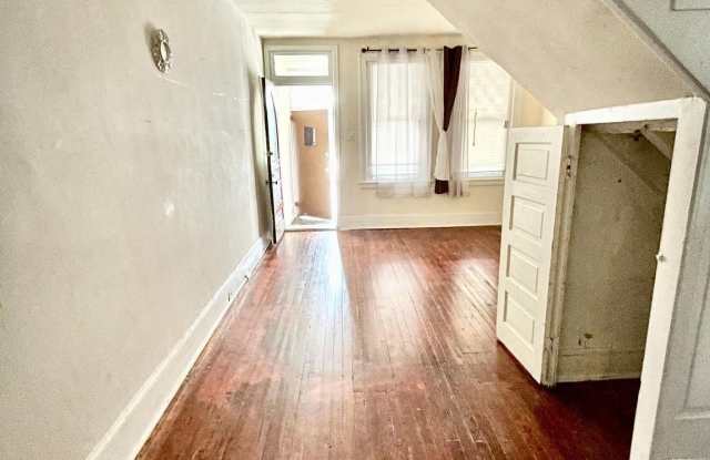 126 W HANSBERRY Street