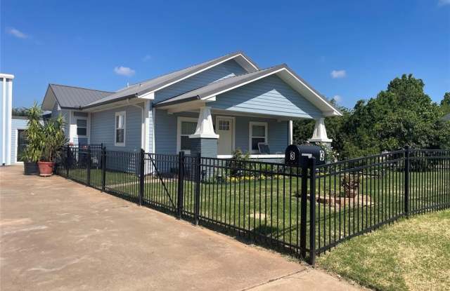 3 S Fretz Avenue