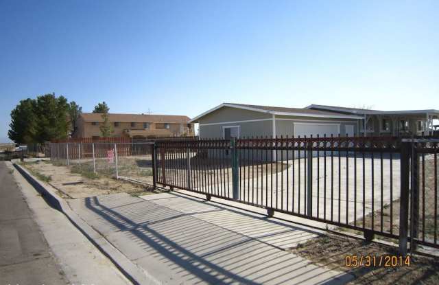 2549 28th St - 2549 28th Street West, Rosamond, CA 93560