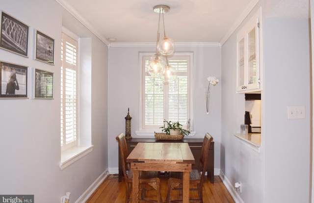 2808 S ABINGDON STREET