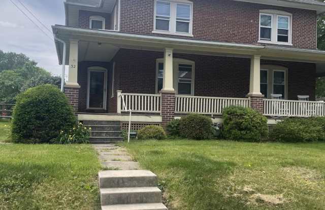 32 E 6TH STREET
