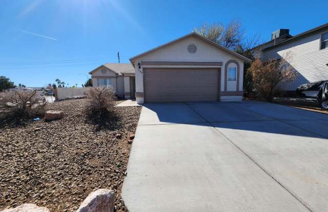 Beautiful 3 bedroom,2 bath,2 car garage home!