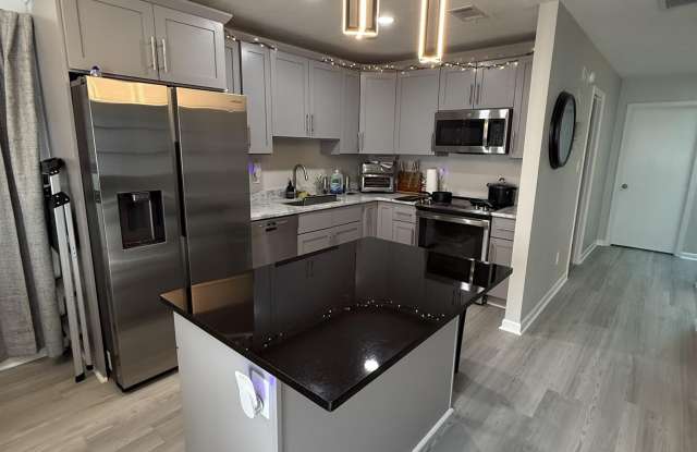 1305 Airport Drive unit: A05