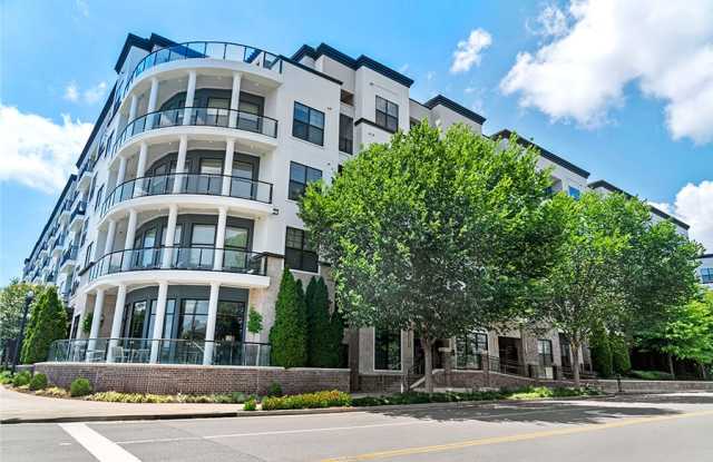 2700 Charlotte Ave Apartments