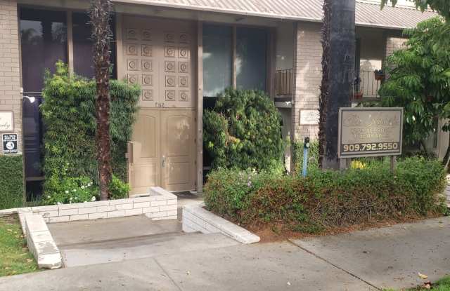 475 E Cypress Ave.