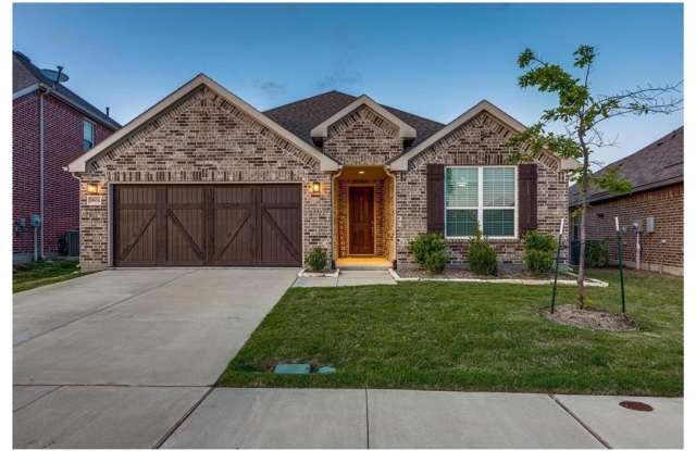 3804 Horseshoe Trail