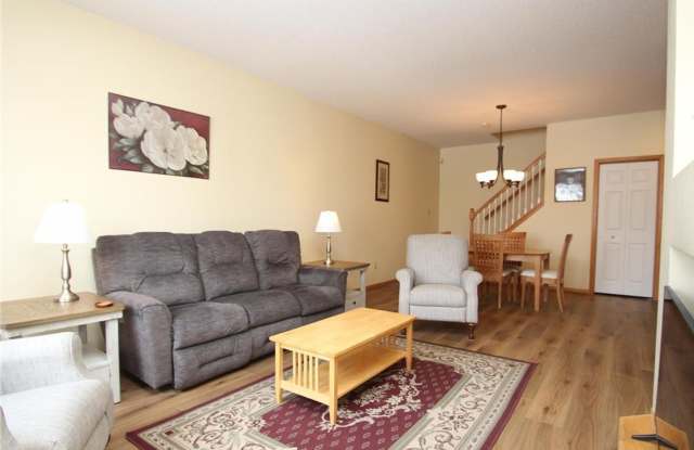 2bd Townhome in Maple Grove