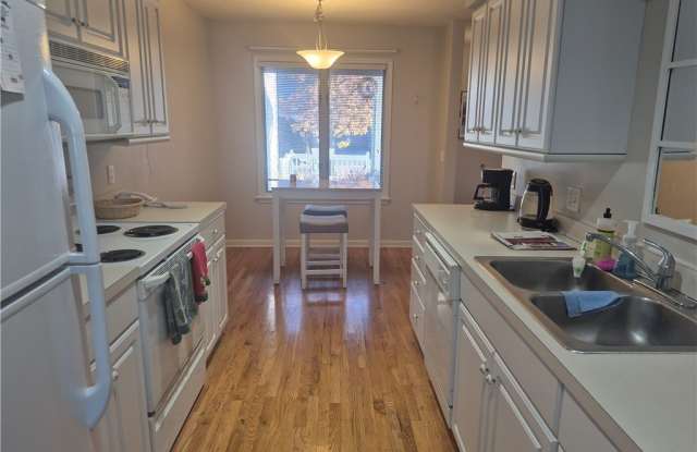 331 Summerhaven Drive N