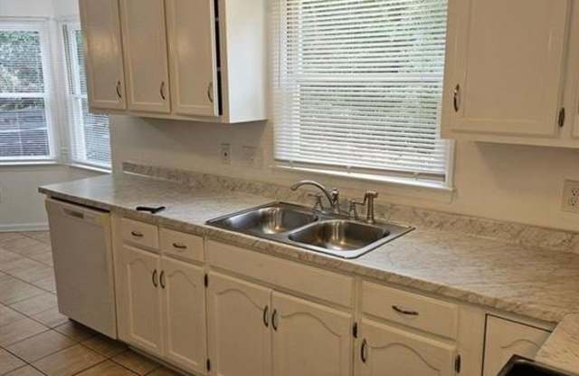 2819 Royal Ridge Lane