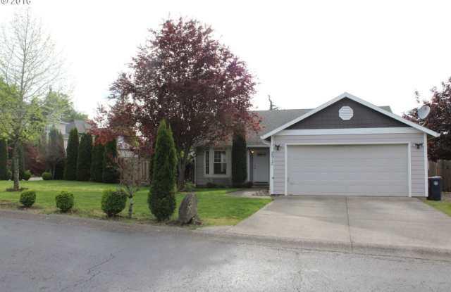 Photo of Beautiful Prune Hill Single Level Home on Corner Lot for Lease - 2917 NW Watkins Ct