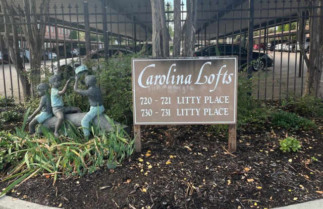Photo of Studio w/ In-Unit Laundry near Tom Lee Park