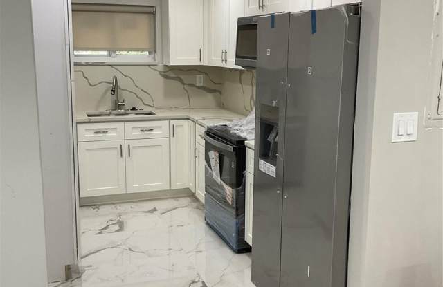 642 NW 14th Way, Fort Lauderdale, FL 33311