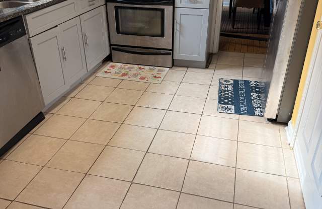 1205 Carlysle Park Drive Northwest