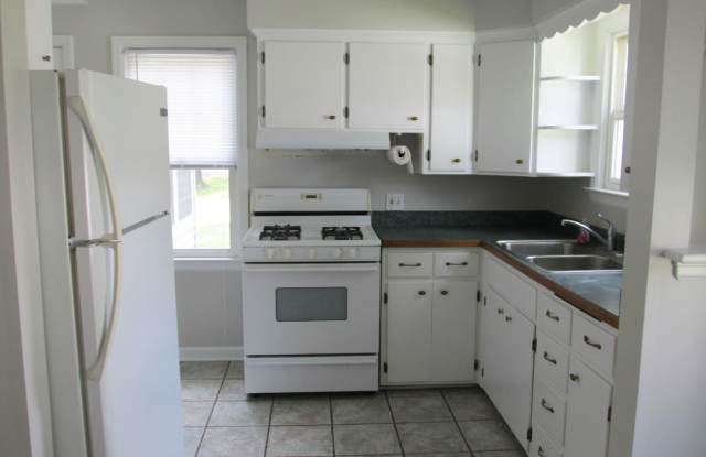 Quaint Cape Cod in Kalamazoo