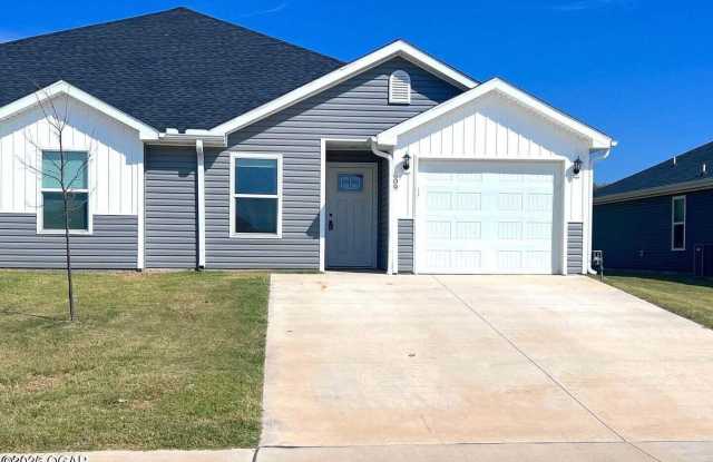 609 Short Leaf Lane