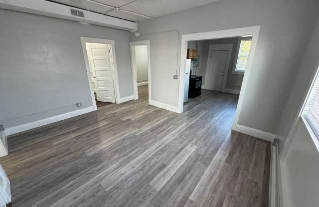 Photo of 2 Bedroom Apartment - 1510 1/2 Harrison Street