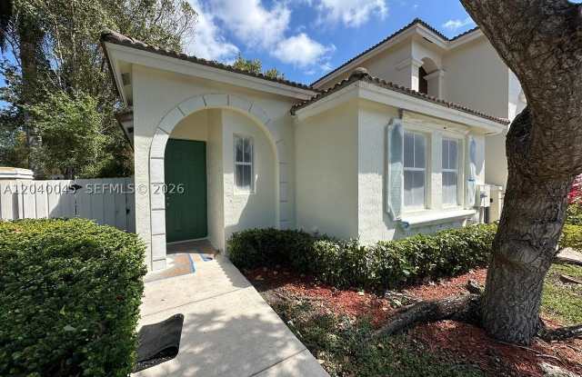 4273 NE 10th Ct