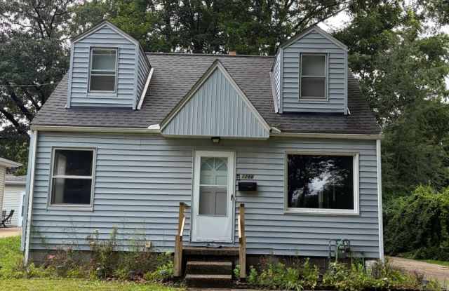 Charming 3-Bedroom Cape Cod Home Near Gorge Metro Park