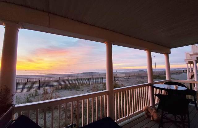 221 Beachfront unit: 1