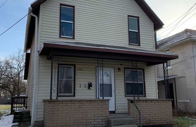 Welcome to 1139 S South Grand Ave. Lansing, MI 48910!