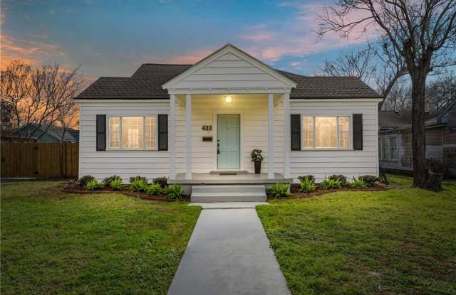 Photo of 433 Cole Street