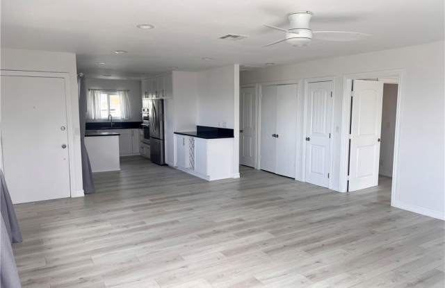 33812 Violet Lantern Street