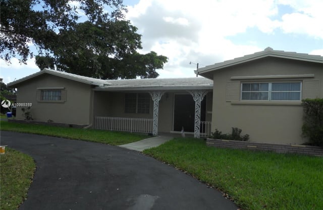 6500 SW 9th St - 6500 SW 9th St, Pembroke Pines, FL 33023