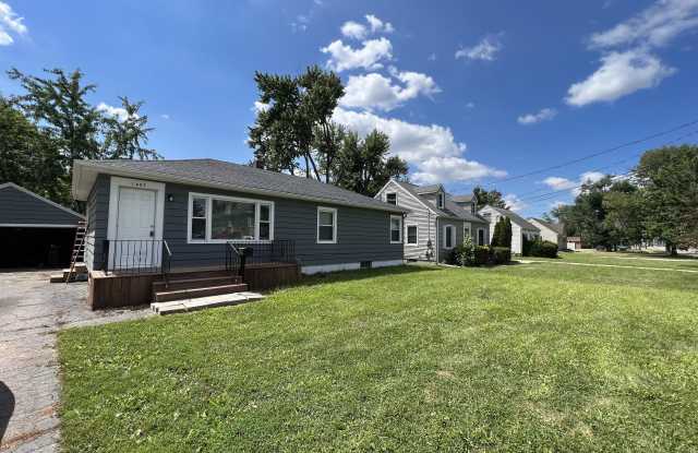 Photo of 1407 32nd Street Northeast